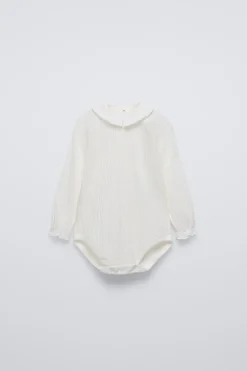 Niños ZARA 0 - 6 Meses·Bodies / Camisas|0 - 6 Meses·Básicos<BODY TEXTURA VOLANTE