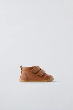 Niños ZARA 1½ - 6 Años·Zapatos|1½ - 6 Años·Zapatos<BOTA PIEL TIRAS