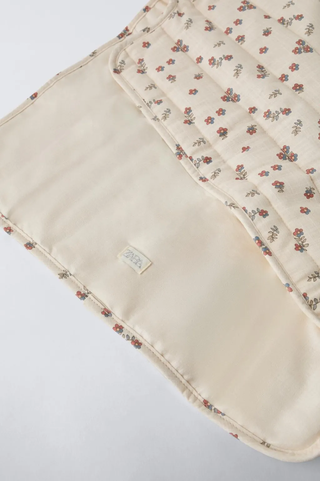 Niños ZARA 1½ - 6 Años·Bolsos / Mochilas|1½ - 6 Años·Bolsos / Mochilas<CAMBIADOR FLORES