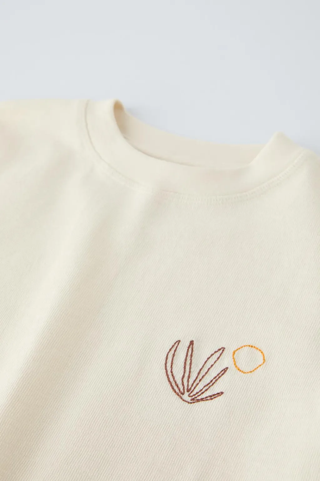 Niños ZARA 6 - 14 Años·Camisetas<CAMISETA BORDADO ALGA