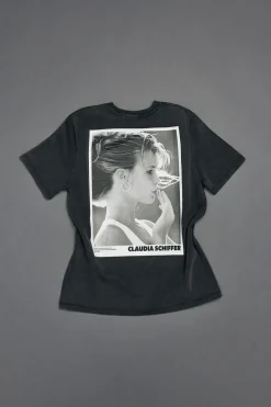 Hot CAMISETA CLAUDIA SCHIFFER LAVADA - PHOTO BY HANS FEURER LICENSED BY TRUNK ARCHIVE Mujer Camisetas