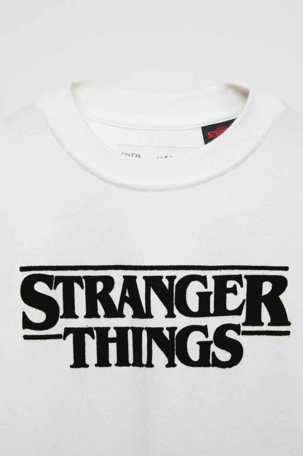 Niños ZARA 6 - 14 Años·Camisetas<CAMISETA FLOCK STRANGER THINGS ™/ © NETFLIX