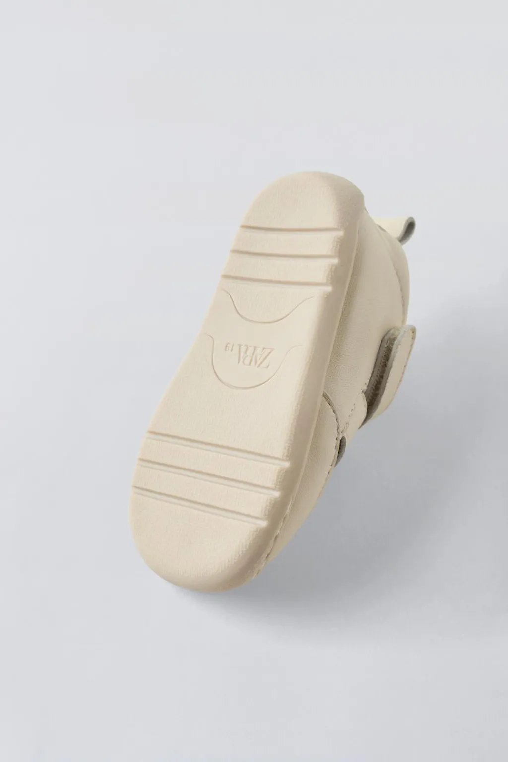 Niños ZARA 1½ - 6 Años·Zapatos|1½ - 6 Años·Zapatos<CANGREJERA PIEL REFORZADA