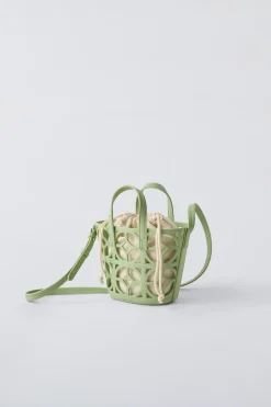 Niños ZARA 6 - 14 Años·Bolsos / Mochilas<CESTA CALADA