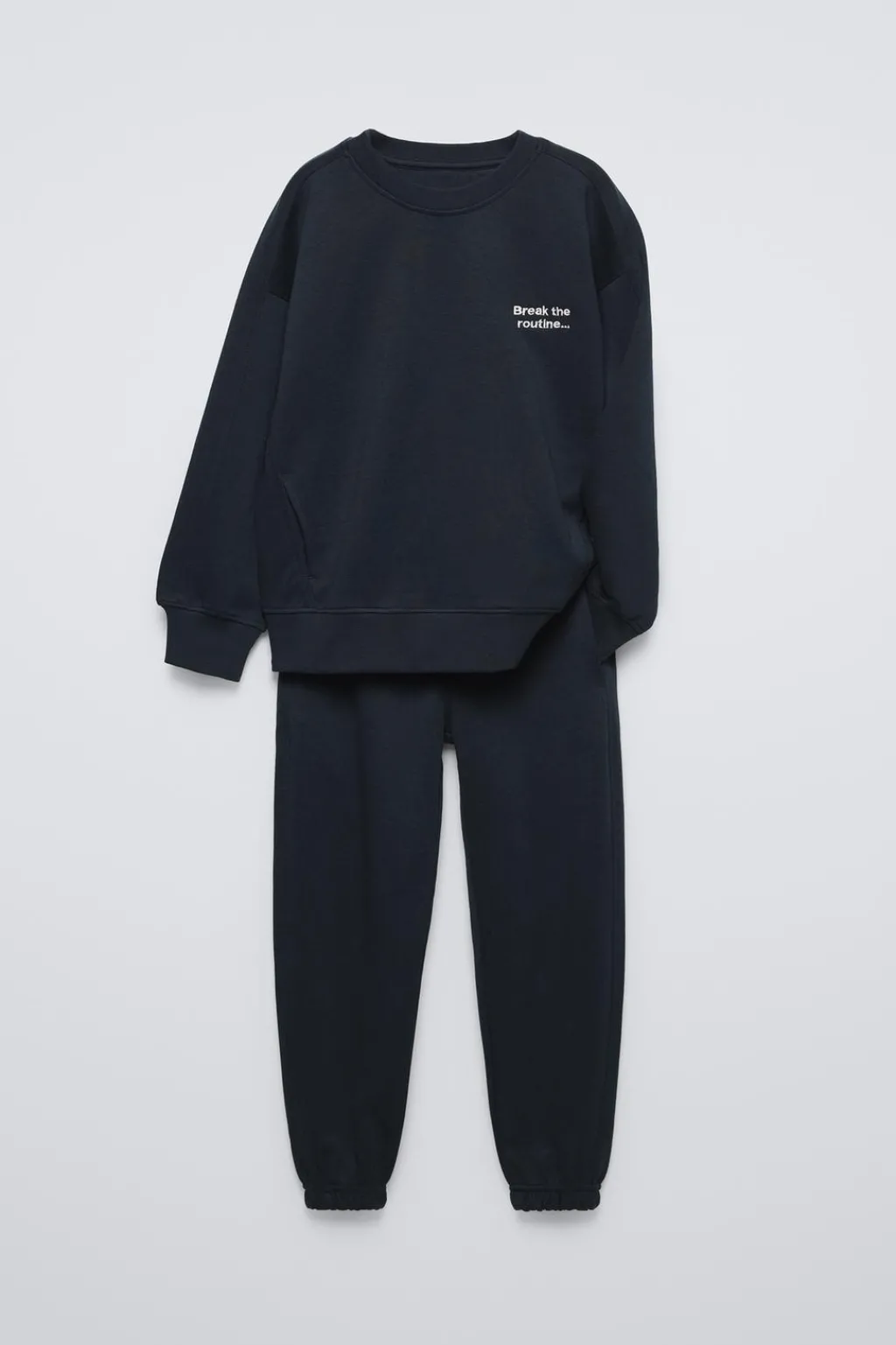 Niños ZARA 6 - 14 Años·Sudaderas|6 - 14 Años·Pantalones<CONJUNTO SUDADERA Y JOGGER TEXTO BORDADO