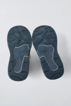 Niños ZARA 1½ - 6 Años·Zapatos|1½ - 6 Años·Zapatos<DEPORTIVO COLORES