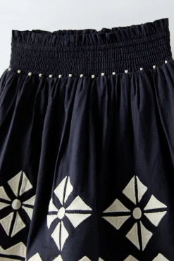 Niños ZARA 6 - 14 Años·Faldas / Bermudas|6 - 14 Años·Total Look<FALDA BORDADOS