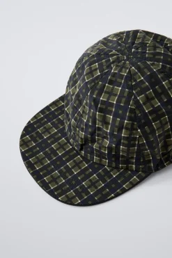 Niños ZARA 1½ - 6 Años·Accesorios|1½ - 6 Años·Accesorios<GORRA REVERSIBLE NYLON CUADROS