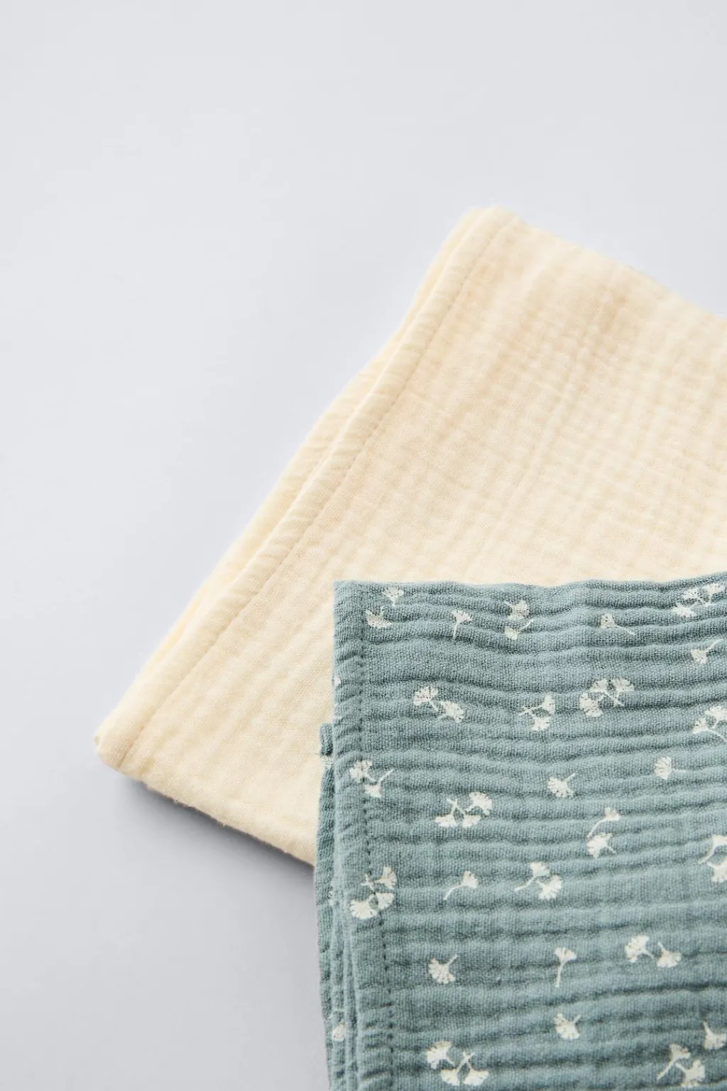Niños ZARA 0 - 6 Meses·Básicos|6 - 18 Meses·Accesorios / Calcetines<PACK DOS MUSELINAS HOJITAS