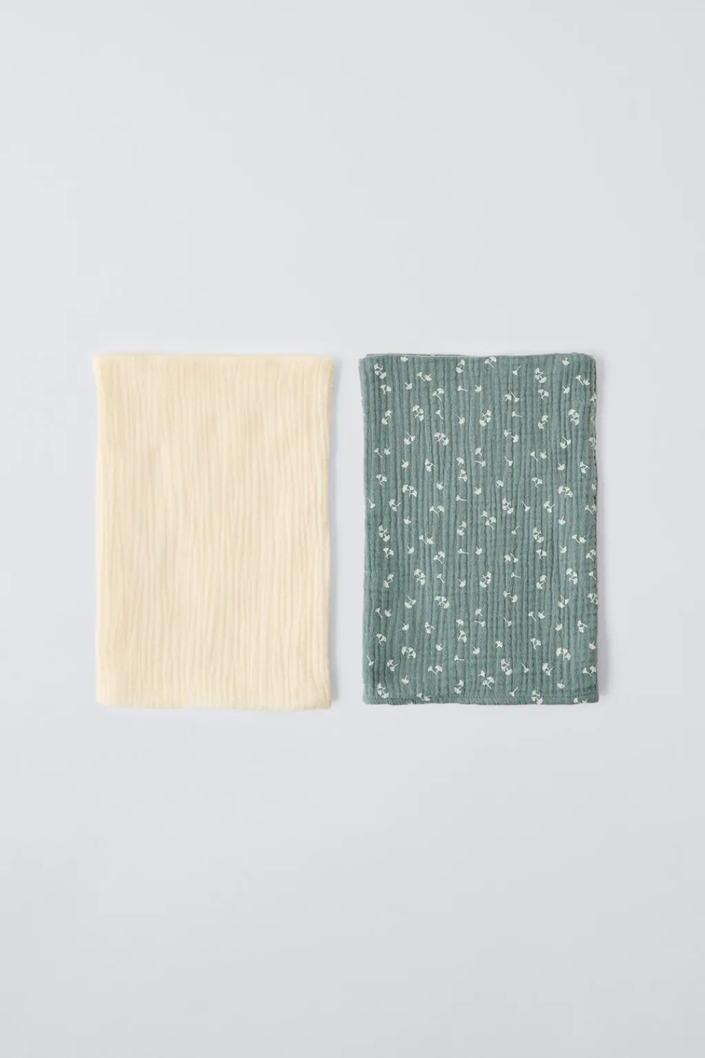 Niños ZARA 0 - 6 Meses·Básicos|6 - 18 Meses·Accesorios / Calcetines<PACK DOS MUSELINAS HOJITAS