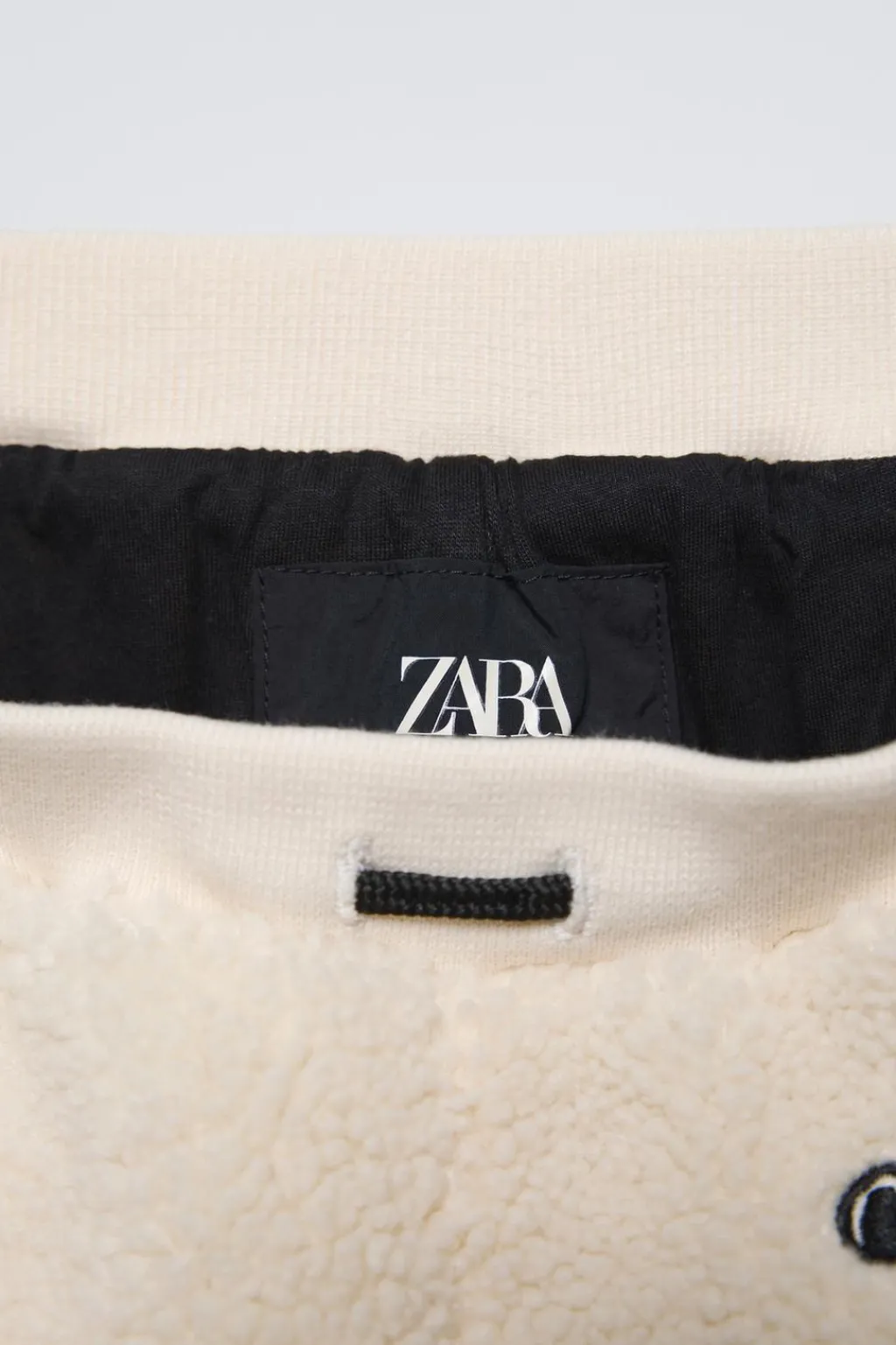 Niños ZARA 1½ - 6 Años·Pantalones / Leggings|1½ - 6 Años·Total Look<PANTALÓN JOGGER BORREGUILLO SNOOPY PEANUTS™