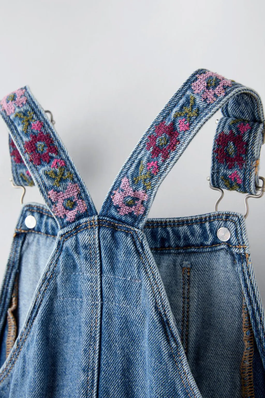Niños ZARA 1½ - 6 Años·Vestidos / Petos|1½ - 6 Años·Pantalones<PETO DENIM BORDADOS