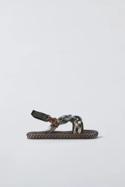 Niños ZARA 1½ - 6 Años·Zapatos|1½ - 6 Años·Zapatos<SANDALIA CUERDAS