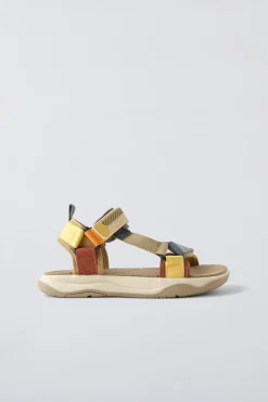 Niños ZARA 6 - 14 Años·Zapatos|6 - 14 Años·Zapatos<SANDALIA TÉCNICA TIRAS