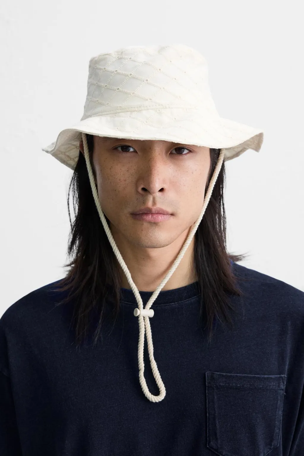 New SOMBRERO BORDADO PERFORADO Hombre Accesorios