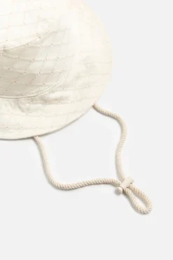 New SOMBRERO BORDADO PERFORADO Hombre Accesorios