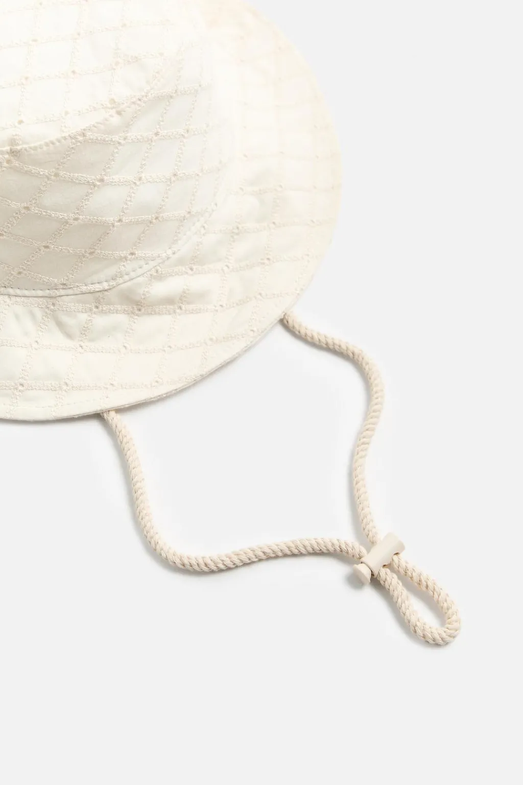 New SOMBRERO BORDADO PERFORADO Hombre Accesorios