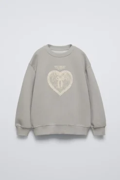 Niños ZARA 6 - 14 Años·Sudaderas<SUDADERA CORAZÓN RELIEVE