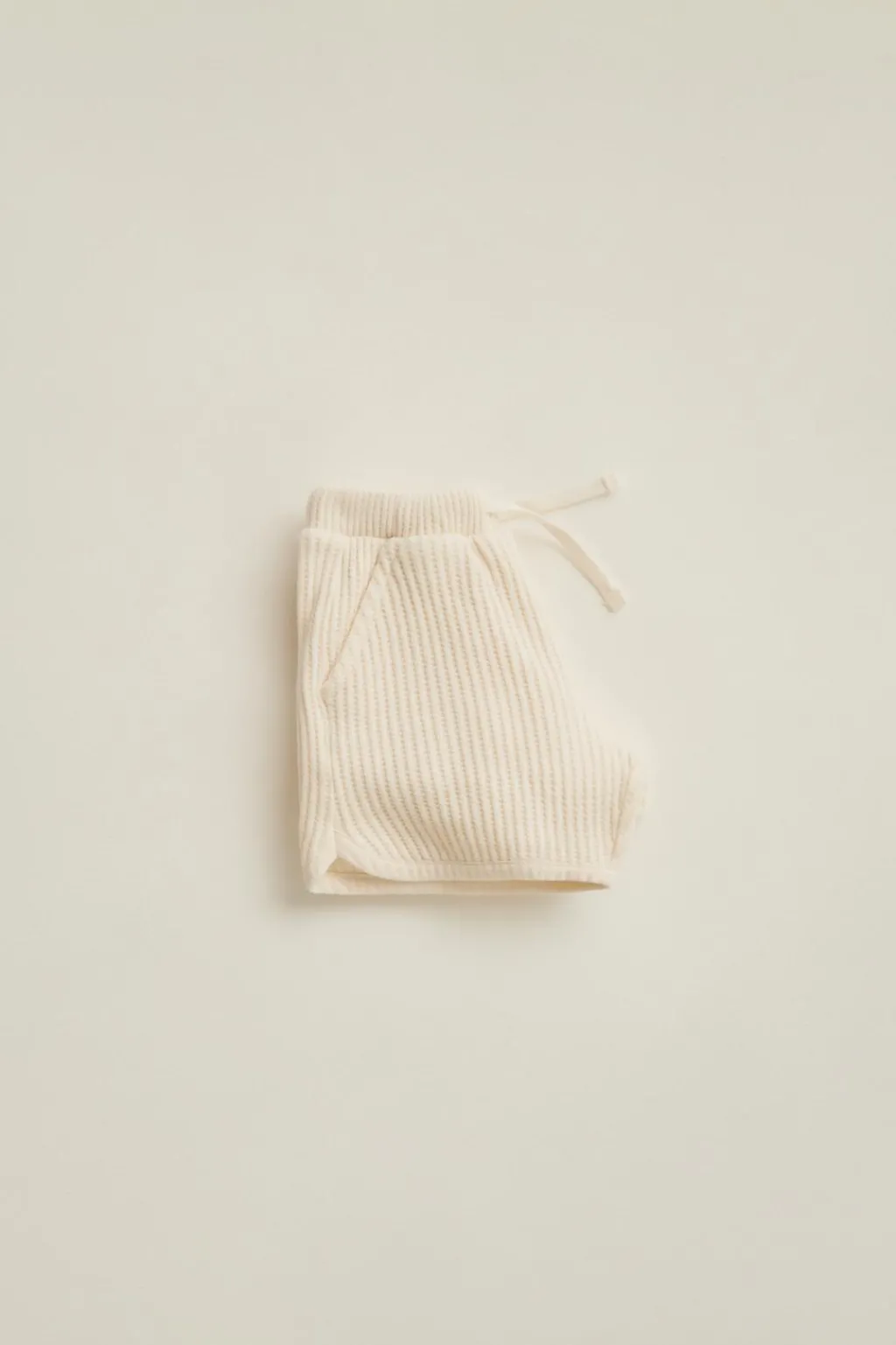 Niños ZARA 1½ - 6 Años·Pantalones / Leggings|6 - 18 Meses·Braguitas / Bermudas<TIMELESZ - BERMUDA WAFFLE CORDONES