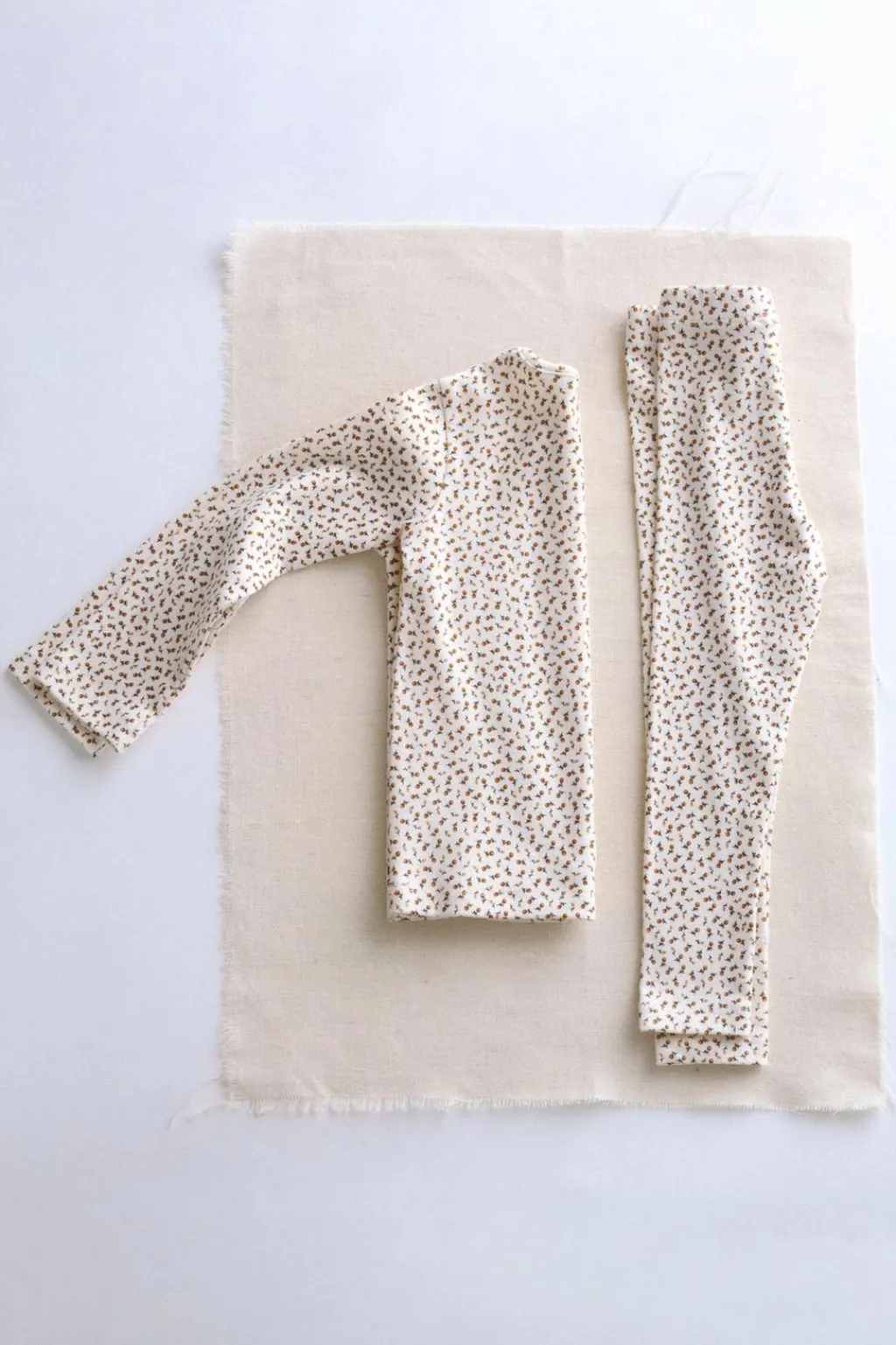 Niños ZARA 1½ - 6 Años·Pijamas<TIMELESZ - PIJAMA FLORECITAS CON BOLSA