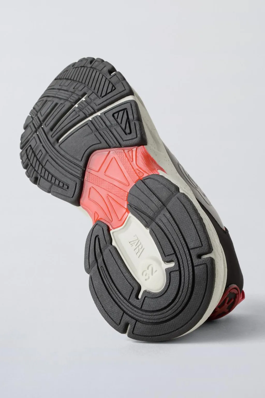Niños ZARA 6 - 14 Años·Zapatos<ZAPATILLA DEPORTIVA STAR WARS © DISNEY